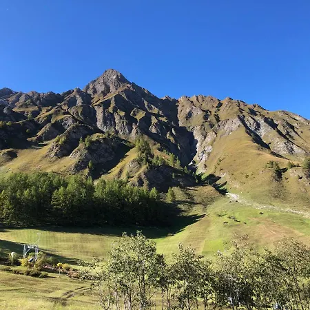 Chasa Ravaischa 아파트 *