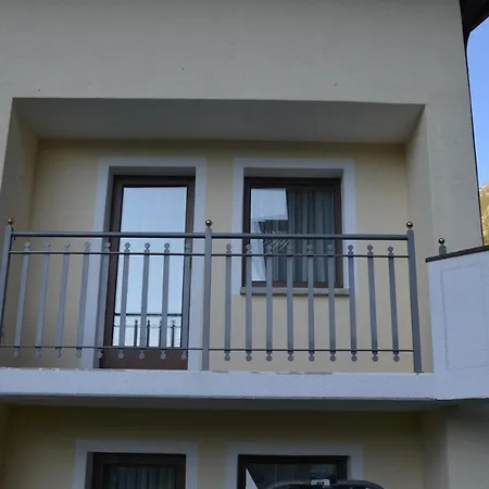 Chasa Ravaischa 아파트