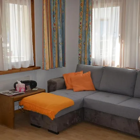 Chasa Ravaischa * 삼나운