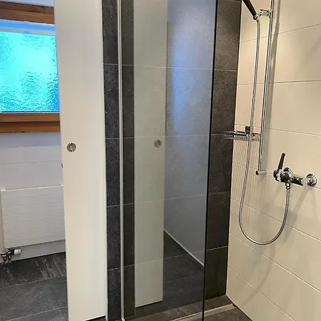 아파트 Chasa Ravaischa 삼나운