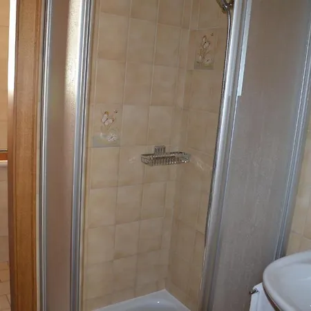 Chasa Ravaischa 아파트 삼나운