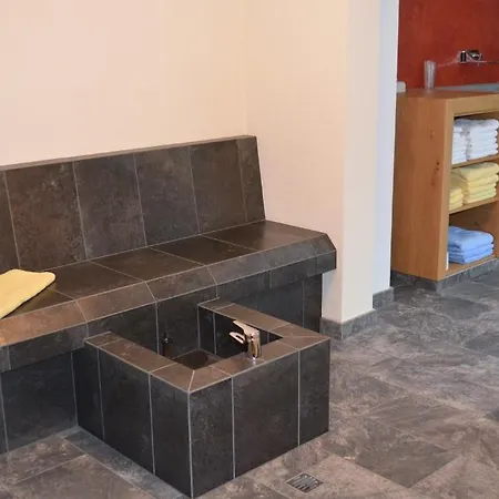 Chasa Ravaischa 삼나운