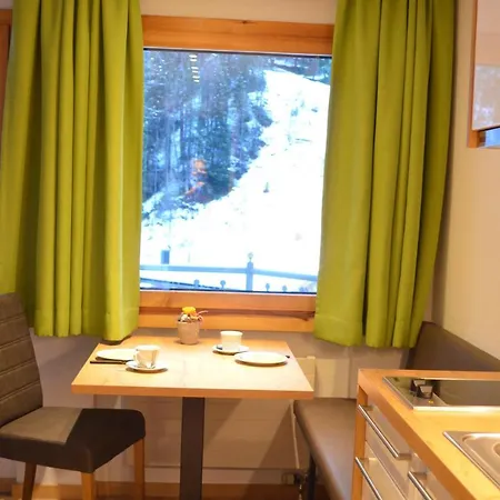 Chasa Ravaischa * 삼나운