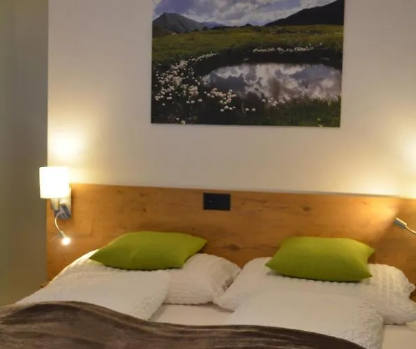 Lejlighed Chasa Ravaischa *