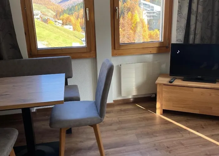 Lejlighed Chasa Ravaischa