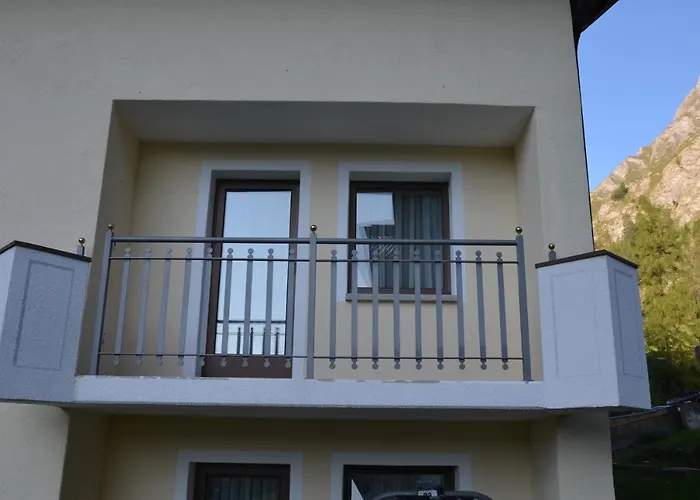 Chasa Ravaischa Apartamento